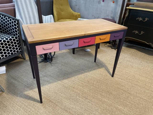 TABLE BUREAU